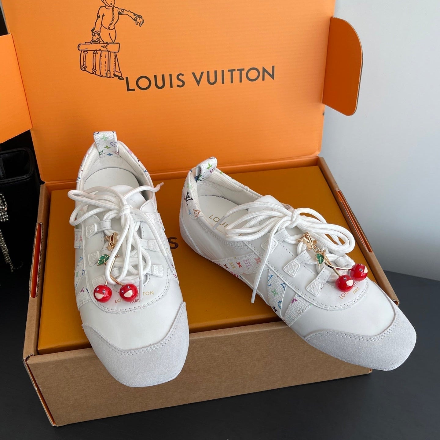 LV 26ss Ballet Sneakers White Light Gray Suede 631489