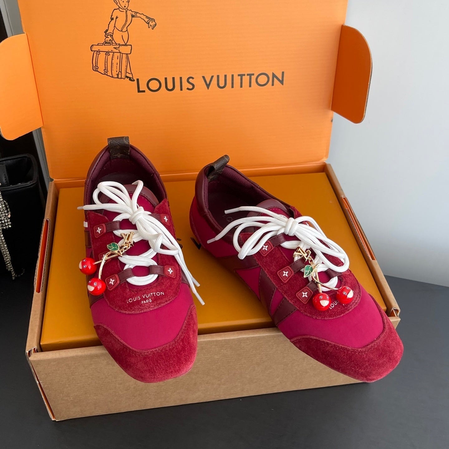 LV 26ss Ballet Sneakers Berry Red Suede 631490
