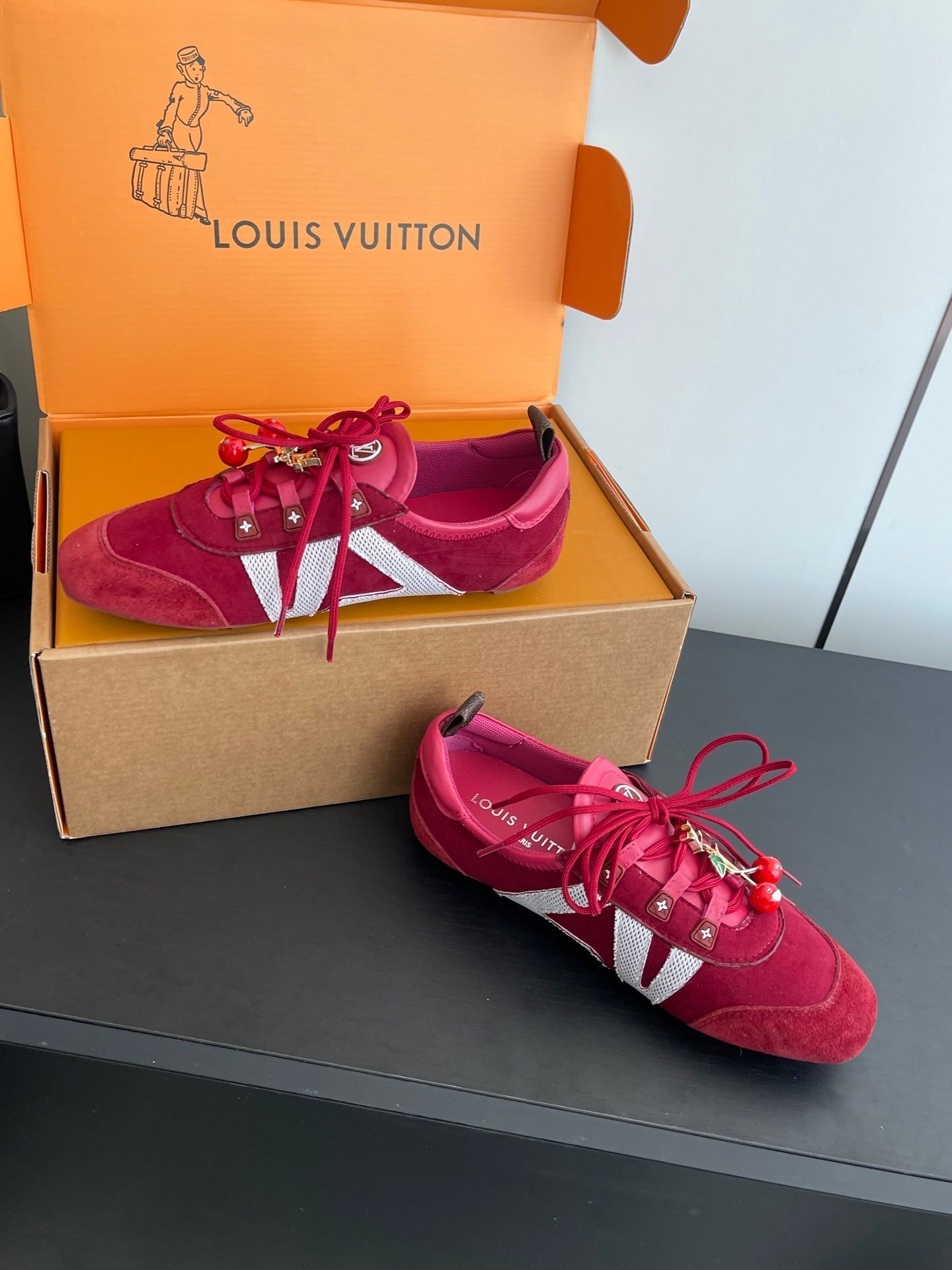LV 26ss Ballet Sneakers Raspberry Red Velvet 631492