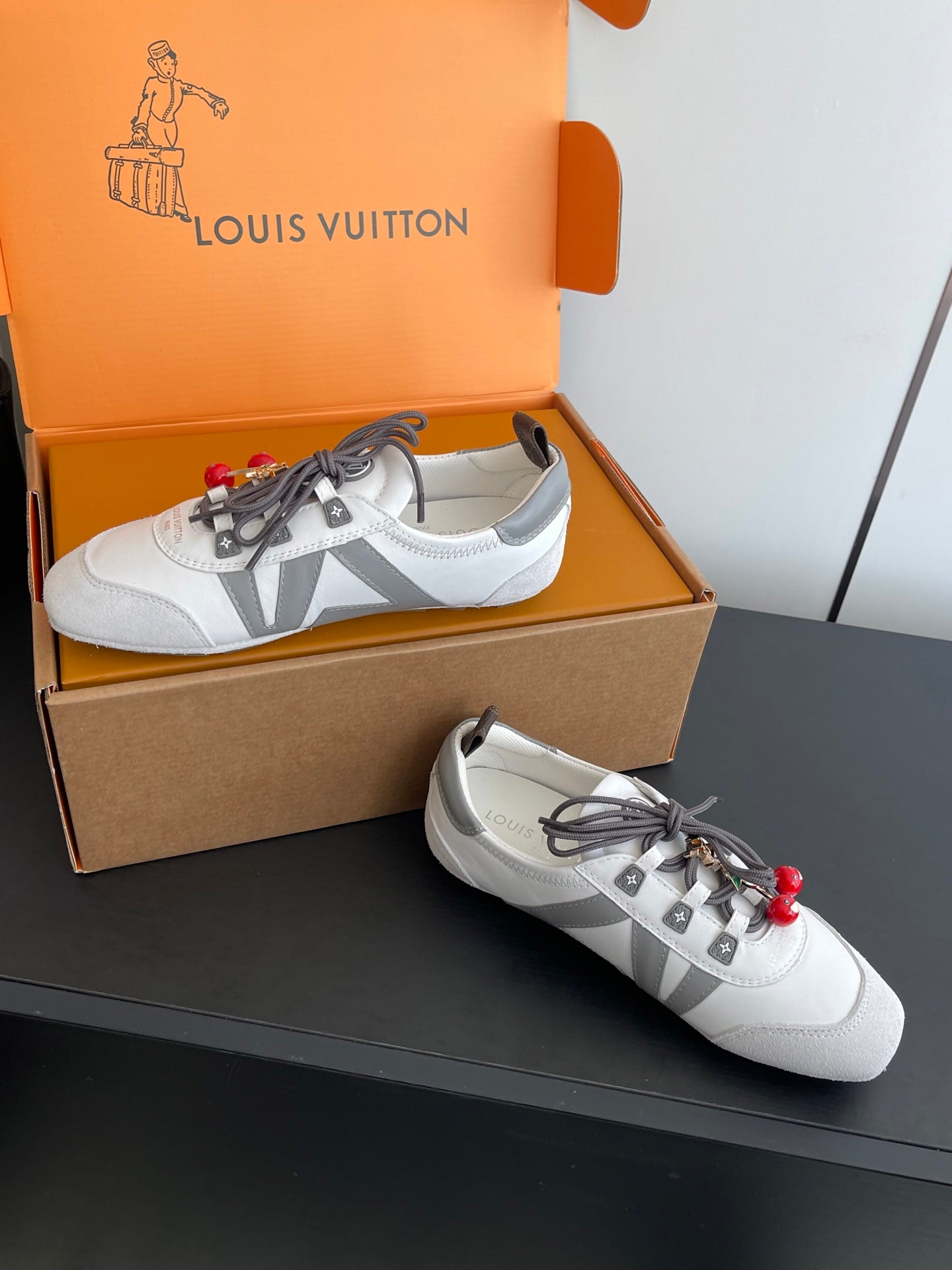 LV 26ss Ballet Sneakers White Gray Cowhide Suede 631495