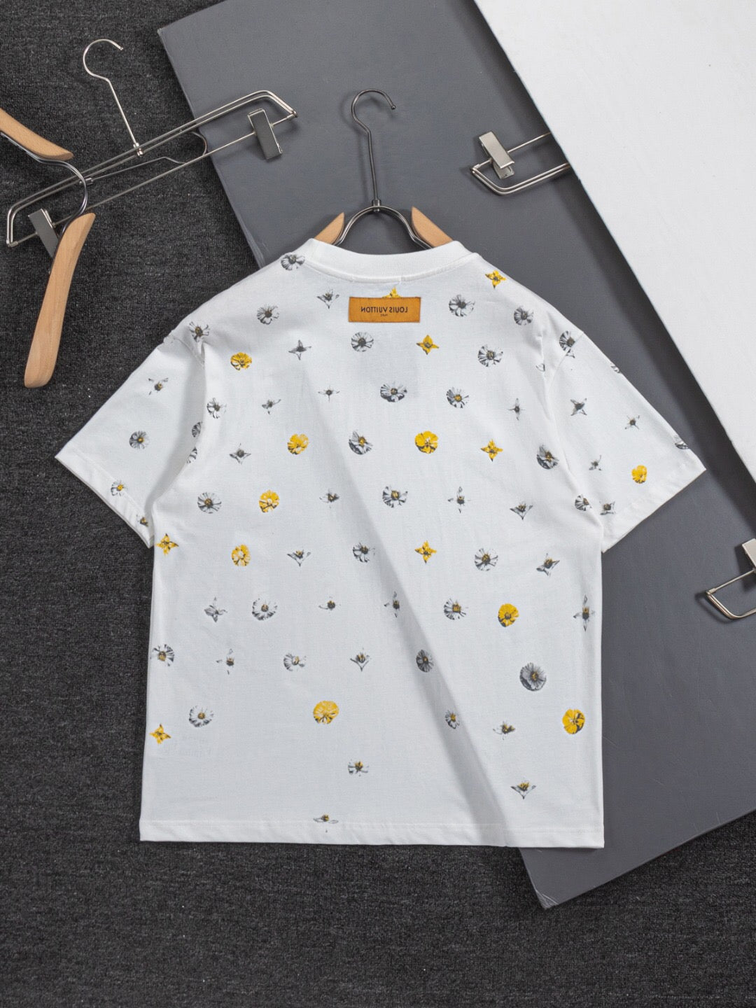 LV 26A Crew Neck Short-Sleeve T-Shirt Monogram Cotton 405635