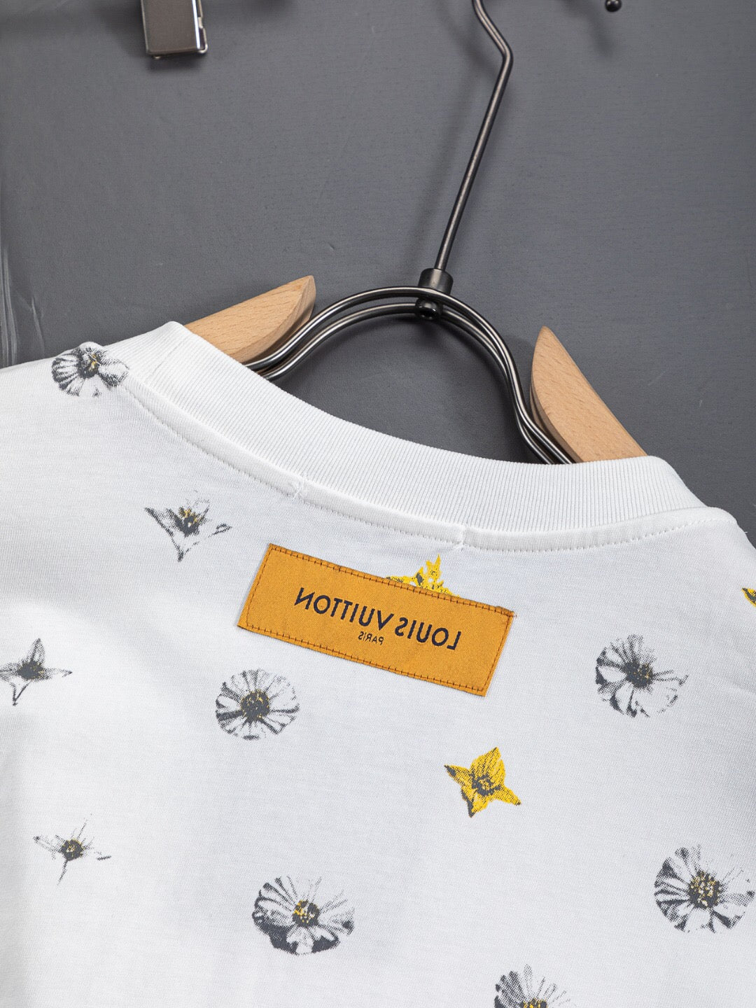 LV 26A Crew Neck Short-Sleeve T-Shirt Monogram Cotton 405635