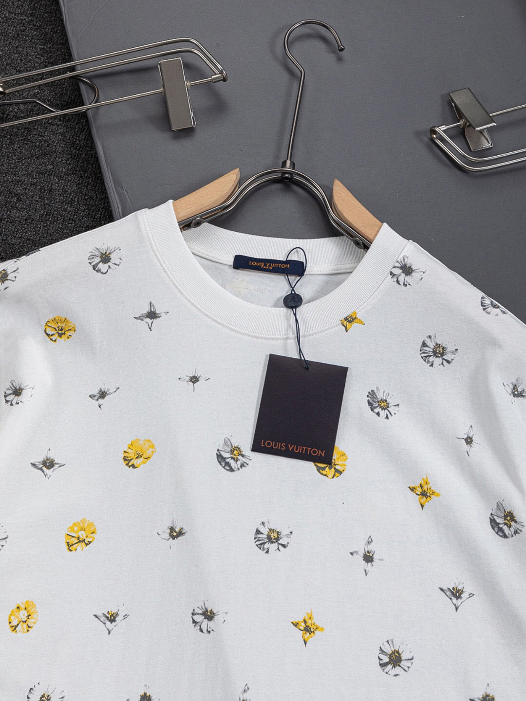 LV 26A Crew Neck Short-Sleeve T-Shirt Monogram Cotton 405635