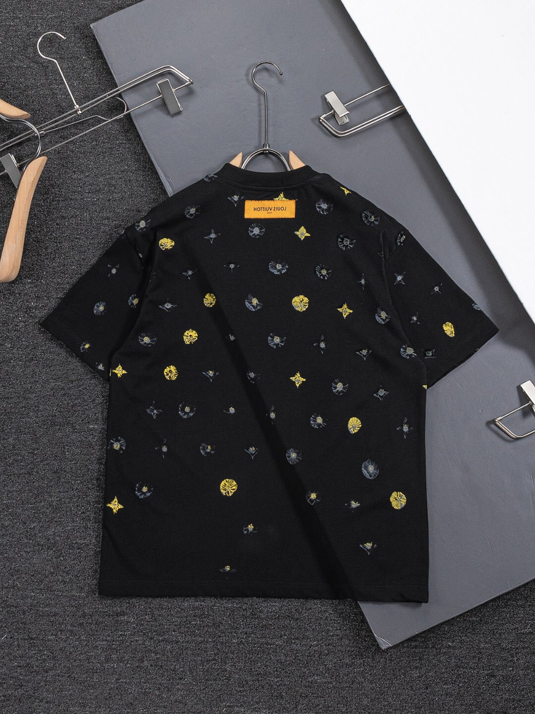 LV 26A Crew Neck Short-Sleeve T-Shirt Monogram Cotton 405635