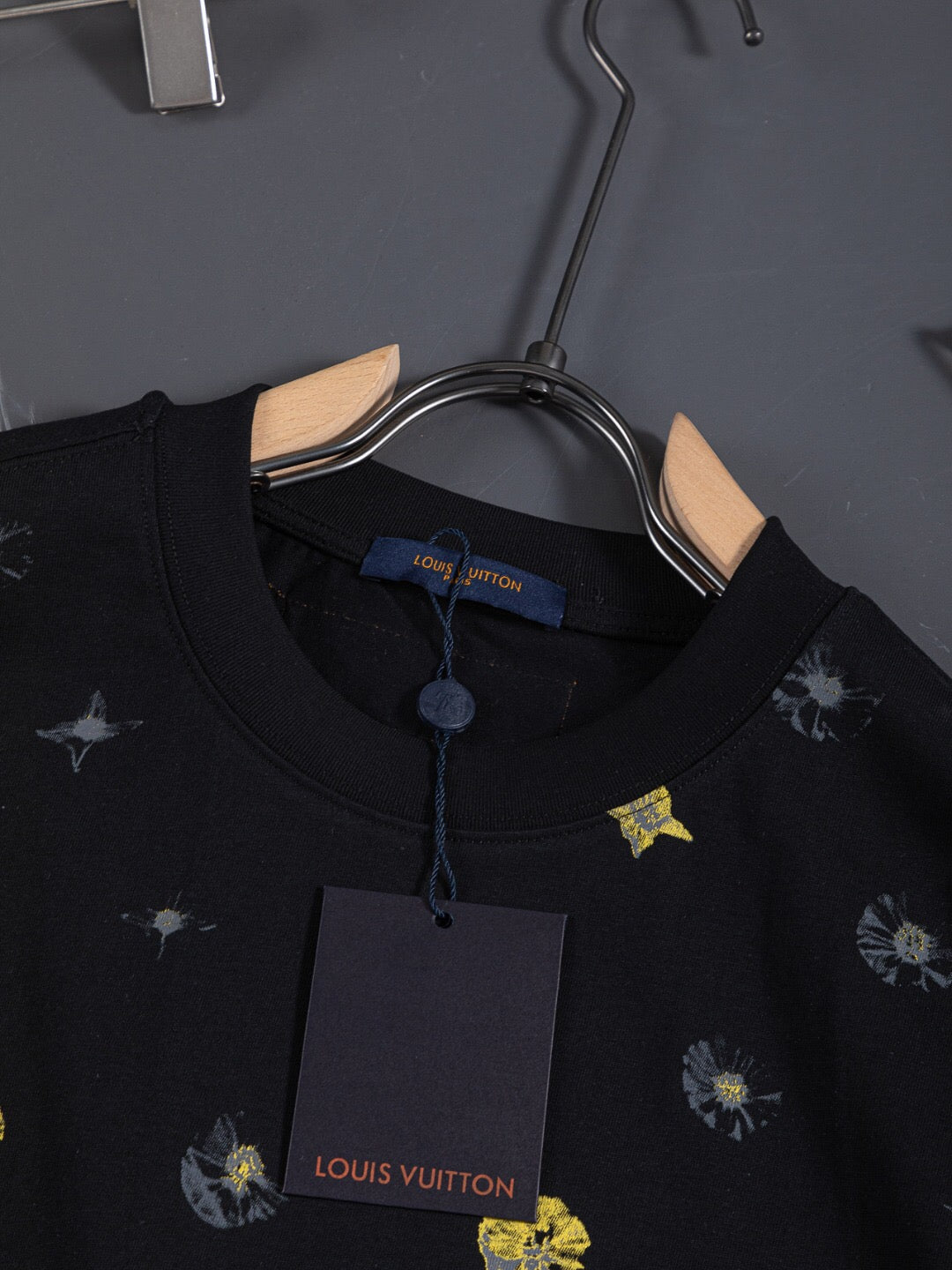 LV 26A Crew Neck Short-Sleeve T-Shirt Monogram Cotton 405635
