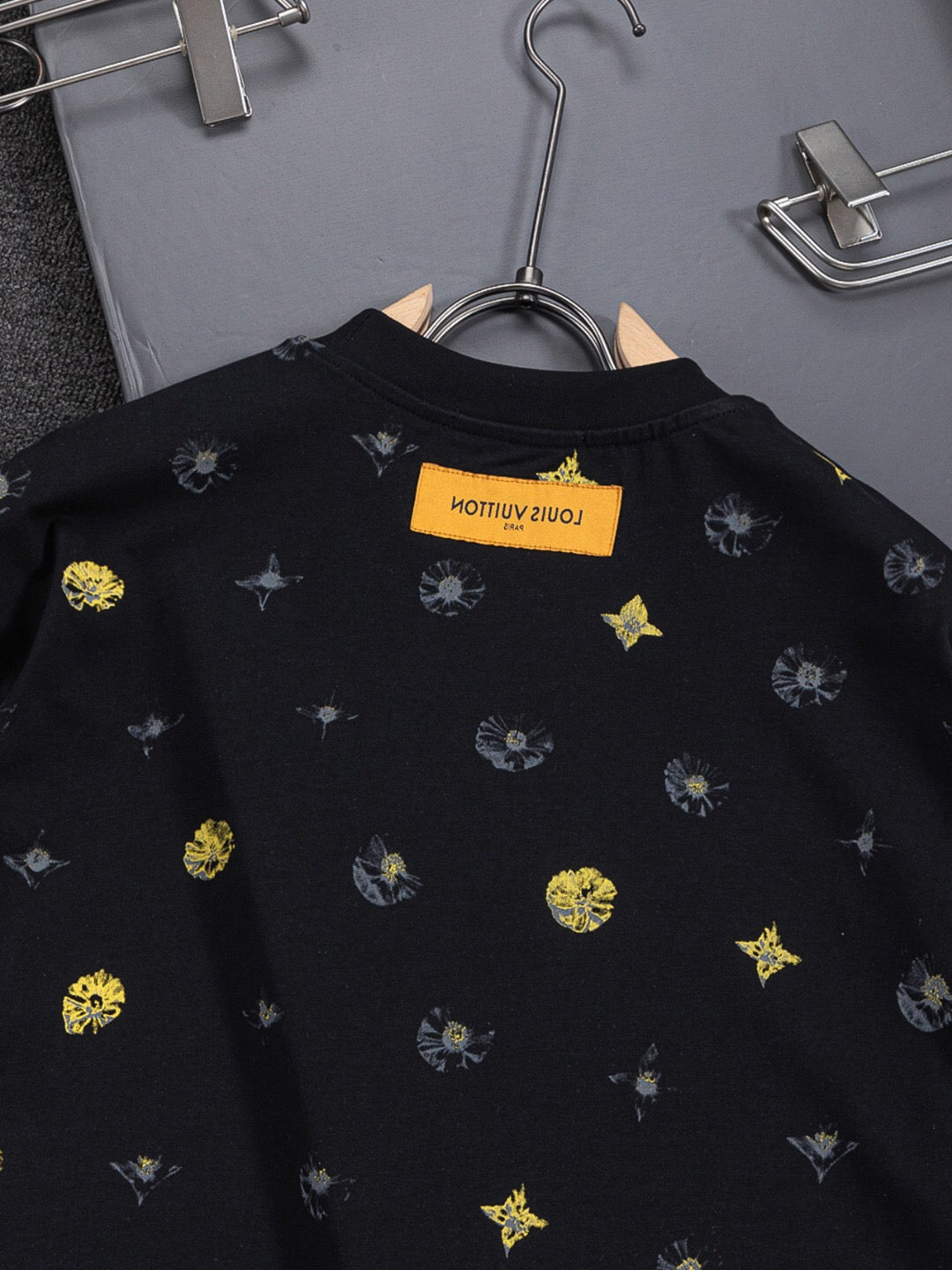 LV 26A Crew Neck Short-Sleeve T-Shirt Monogram Cotton 405635