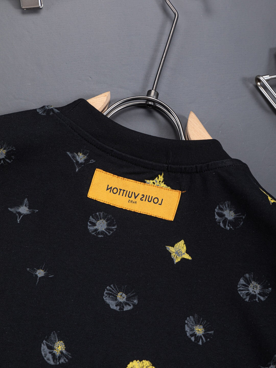 LV 26A Crew Neck Short-Sleeve T-Shirt Monogram Cotton 405635