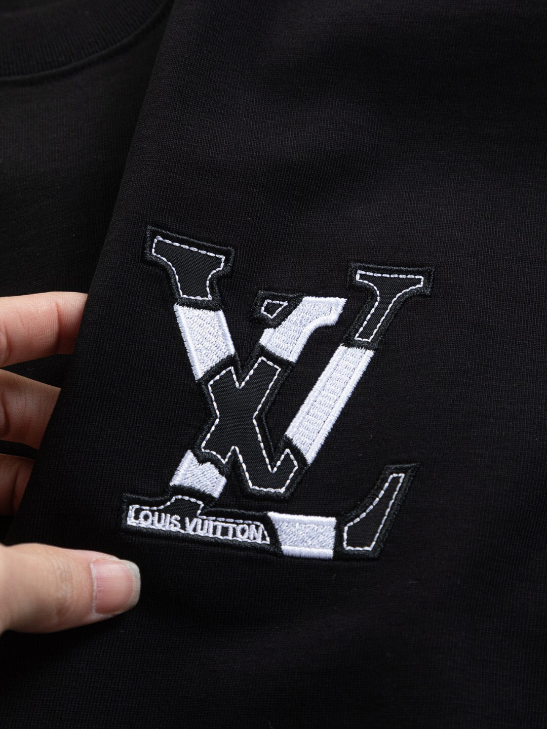 LV 26A Crew Neck Short-Sleeve T-Shirt Cotton 405637