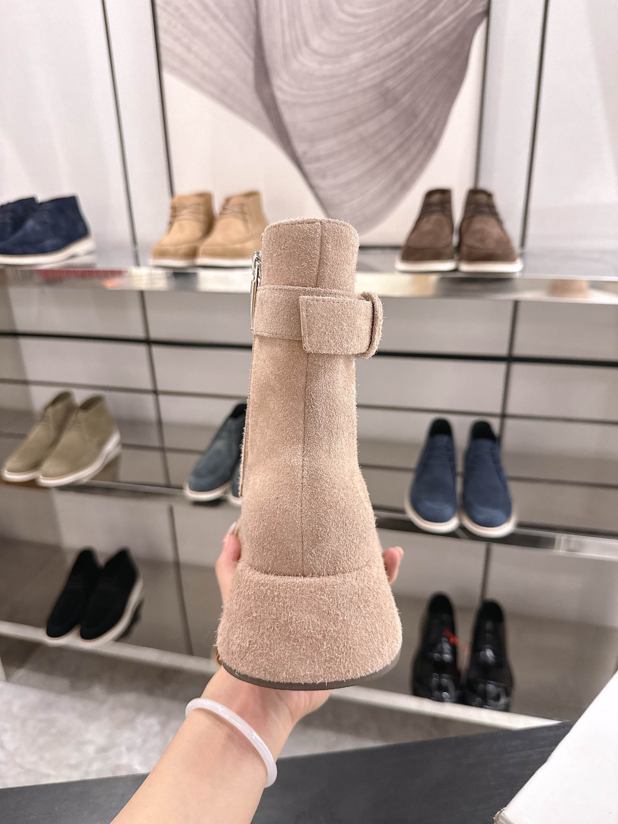 The Row 2025 Lace-up Boot Apricot Suede 543369