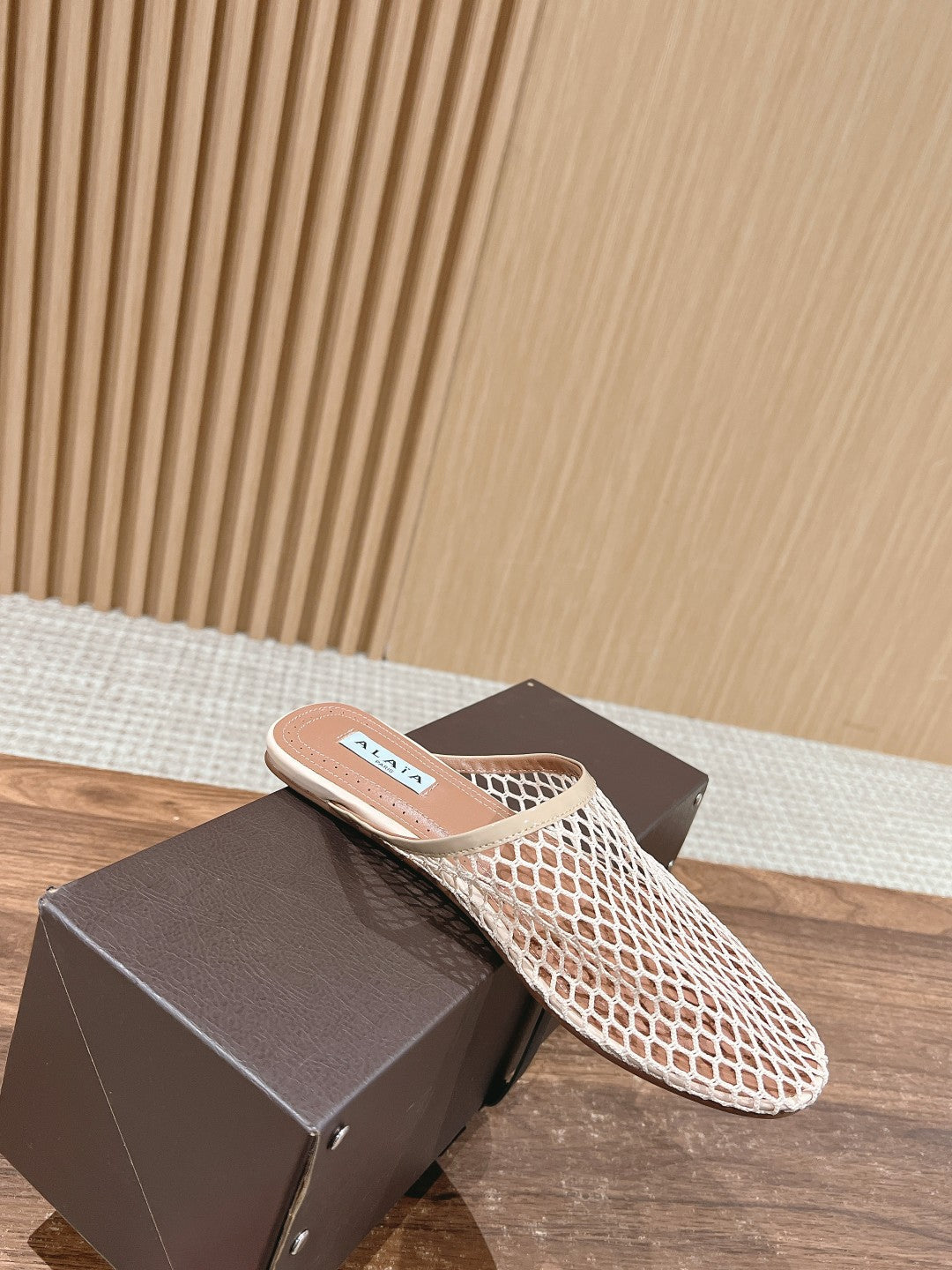 flat mule fishnet beige lambskin