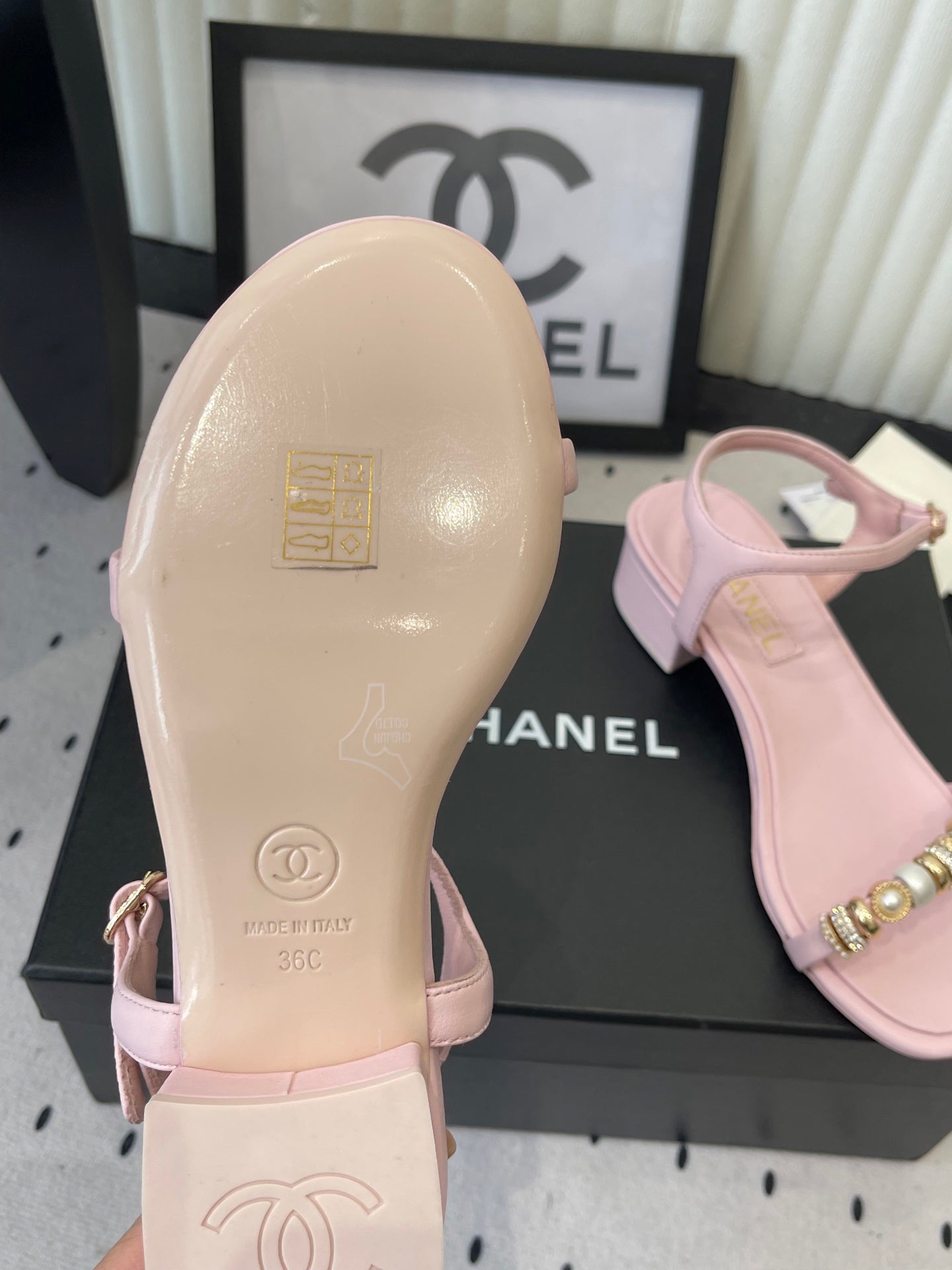 CC 26s Sandals 35 Light Pink Sheepskin Pearls 650101