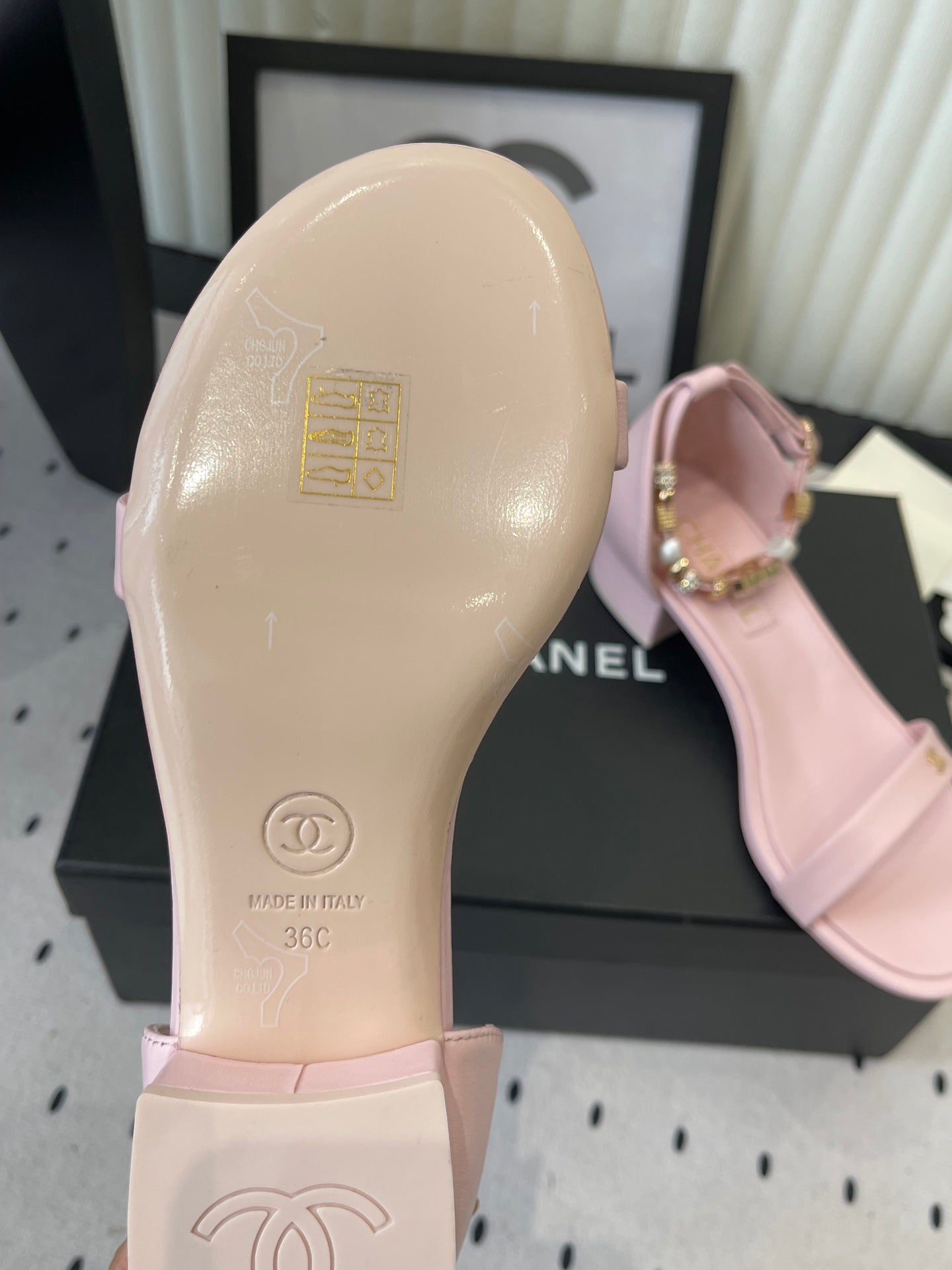 CC 26s Sandals 35 Light Pink Sheepskin 650104