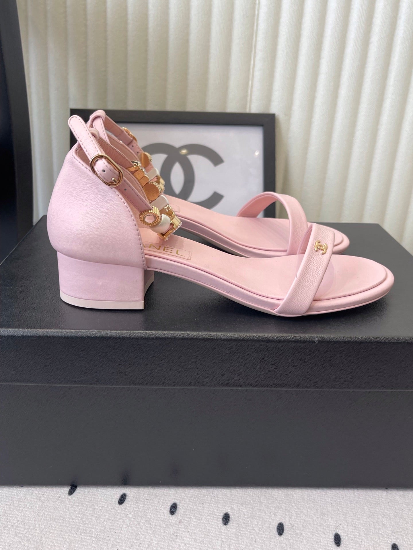 CC 26s Sandals 35 Light Pink Sheepskin 650104