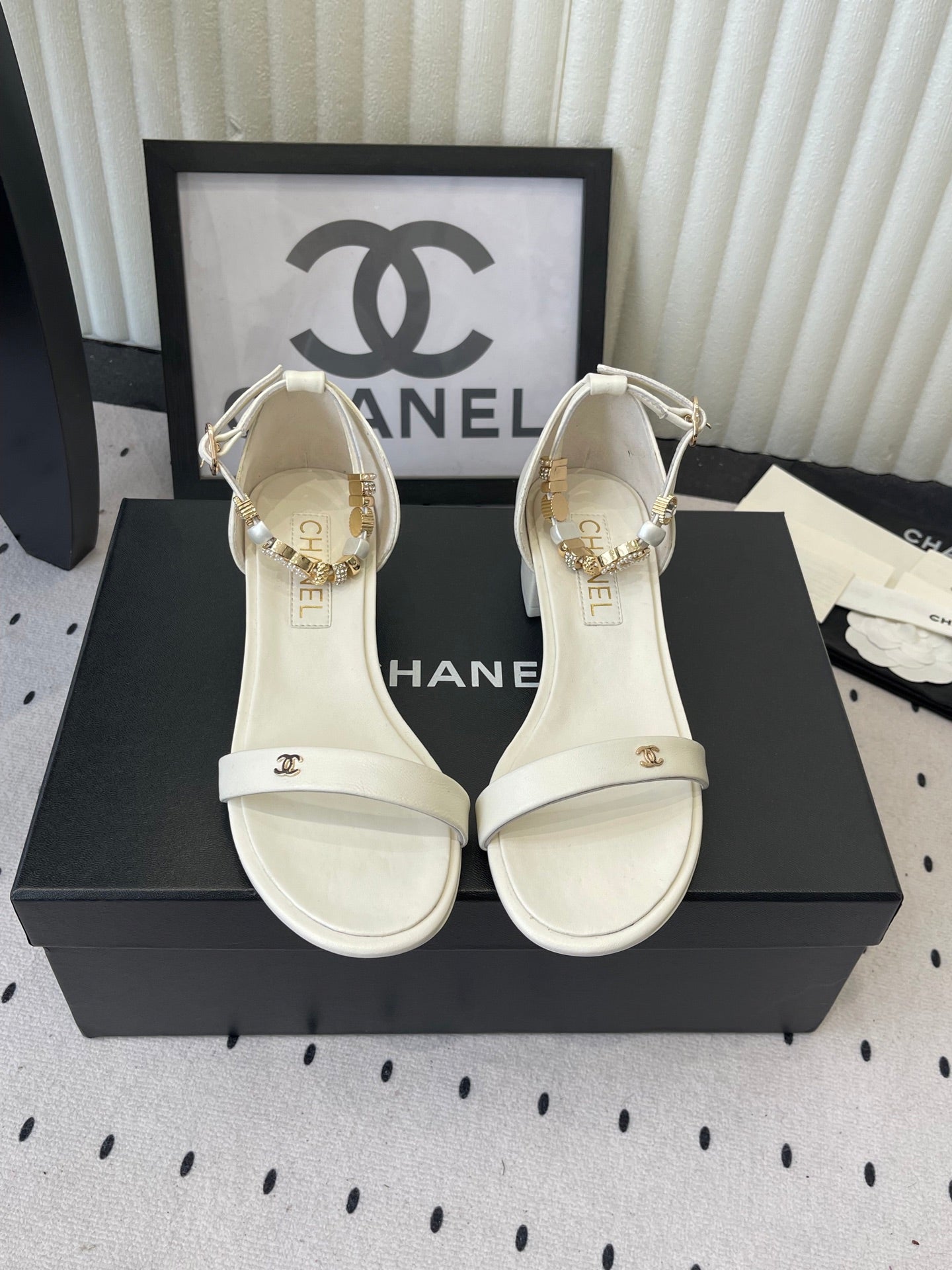 CC 26s Sandals 35 White Sheepskin 650105