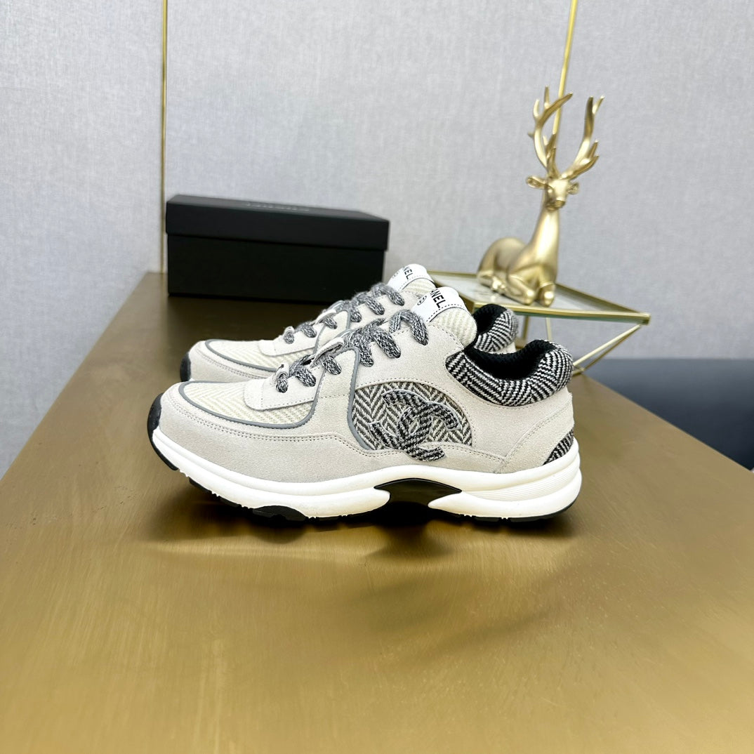 CC 2026 Casual Sneakers Ivory Black Suede 668049