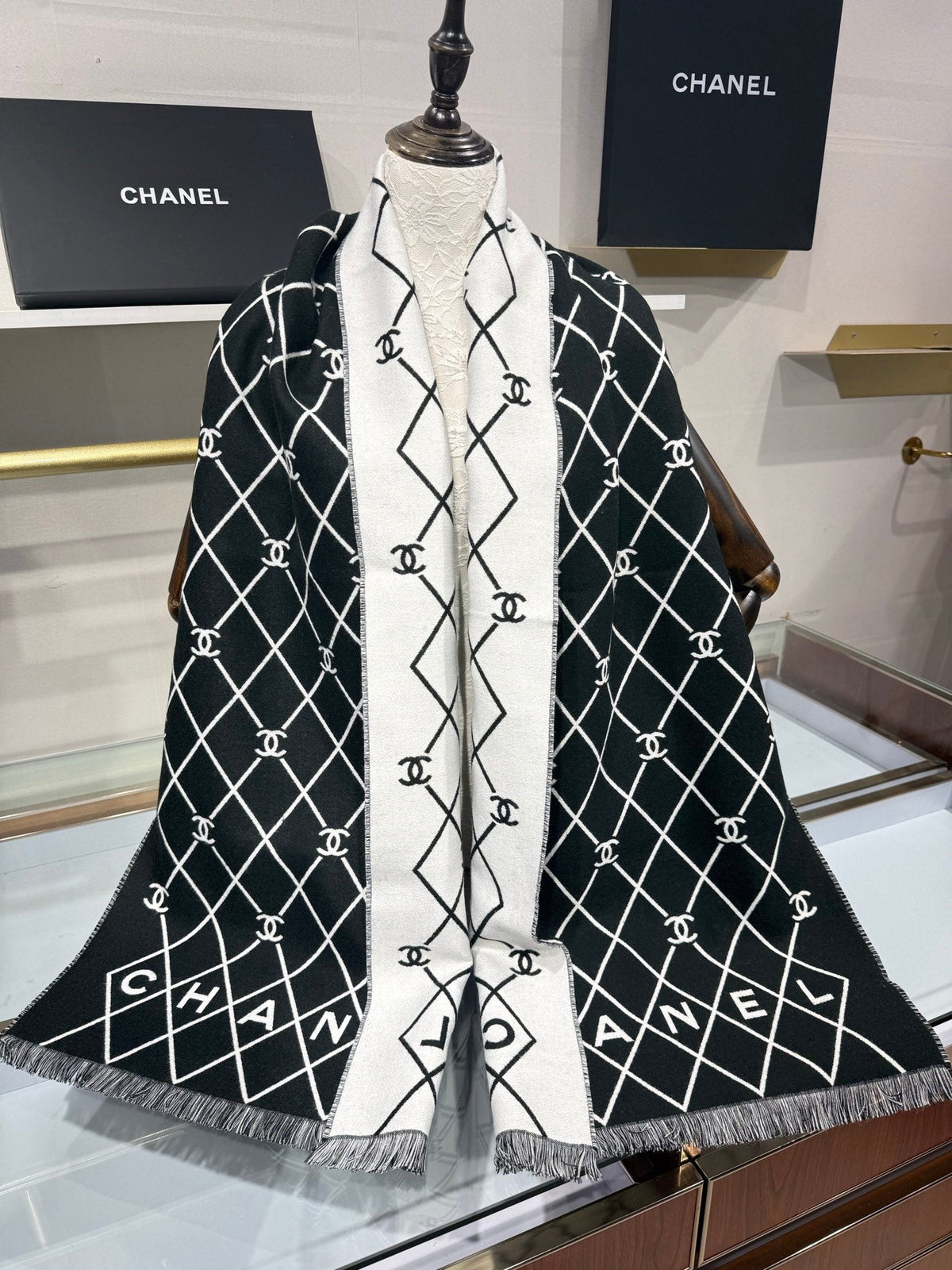 Chanel 2026 Quilted Scarf 190cm Cashmere 217120
