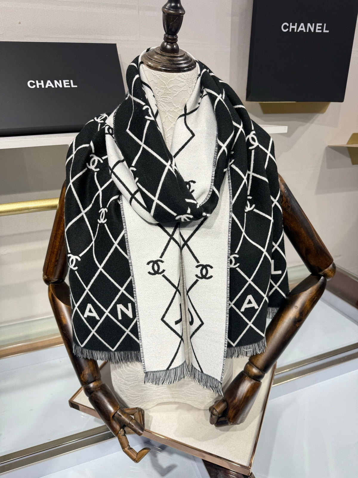 Chanel 2026 Quilted Scarf 190cm Cashmere 217120