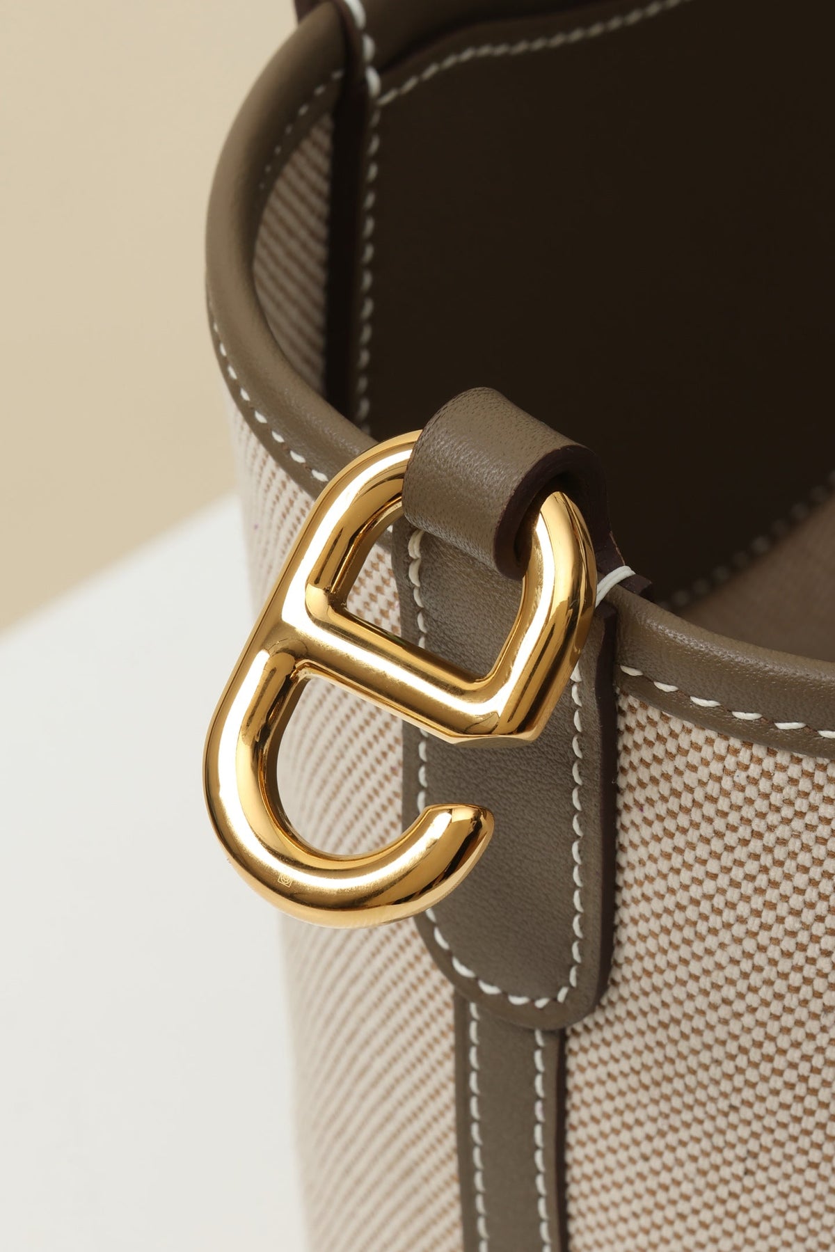 High-end Hermes 2026 In The Loop Bag 22cm Canvas Swift Calfskin