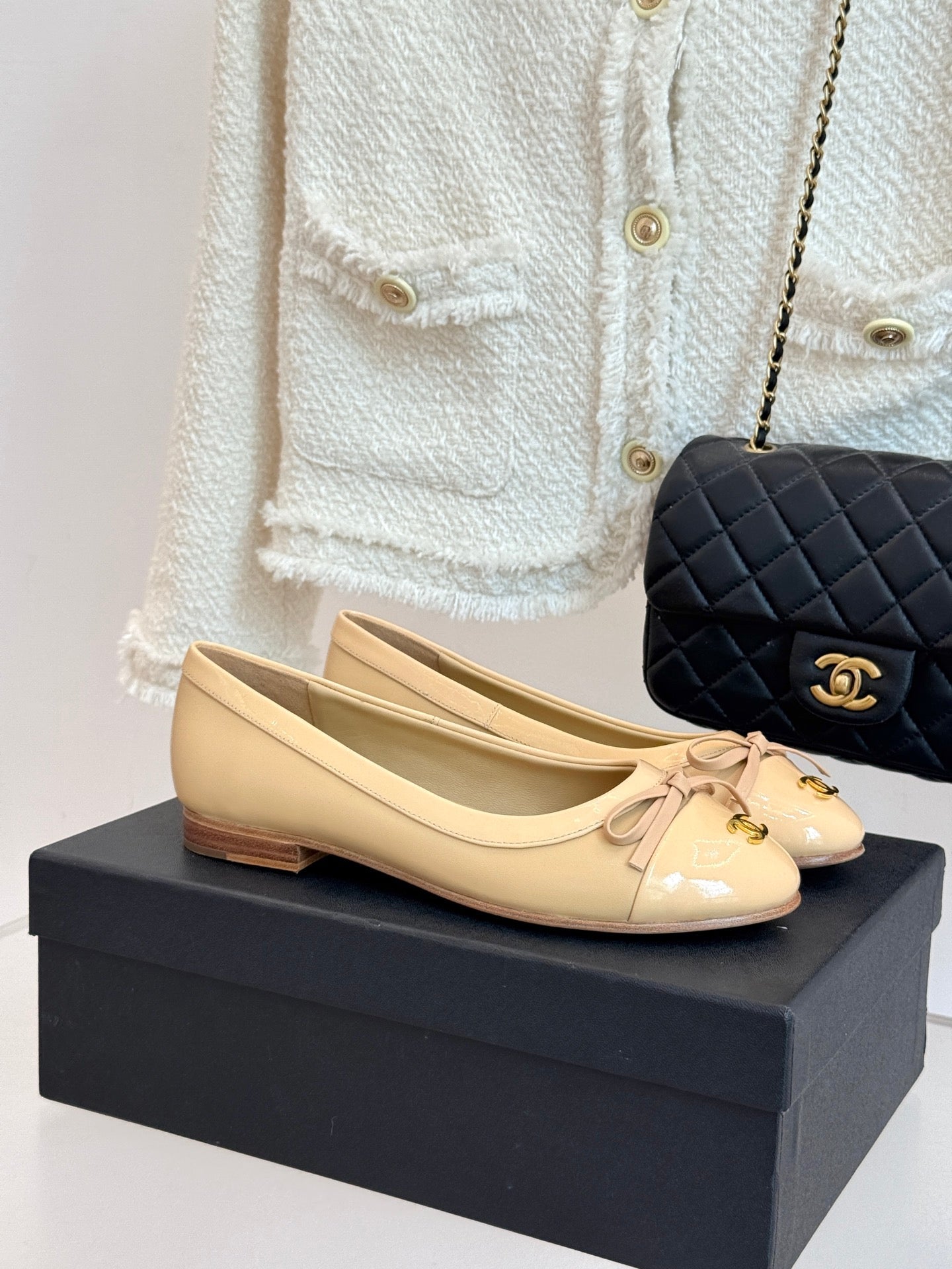 Chanel 25 Bowknot Ballet Flat Beige Sheepskin 473066
