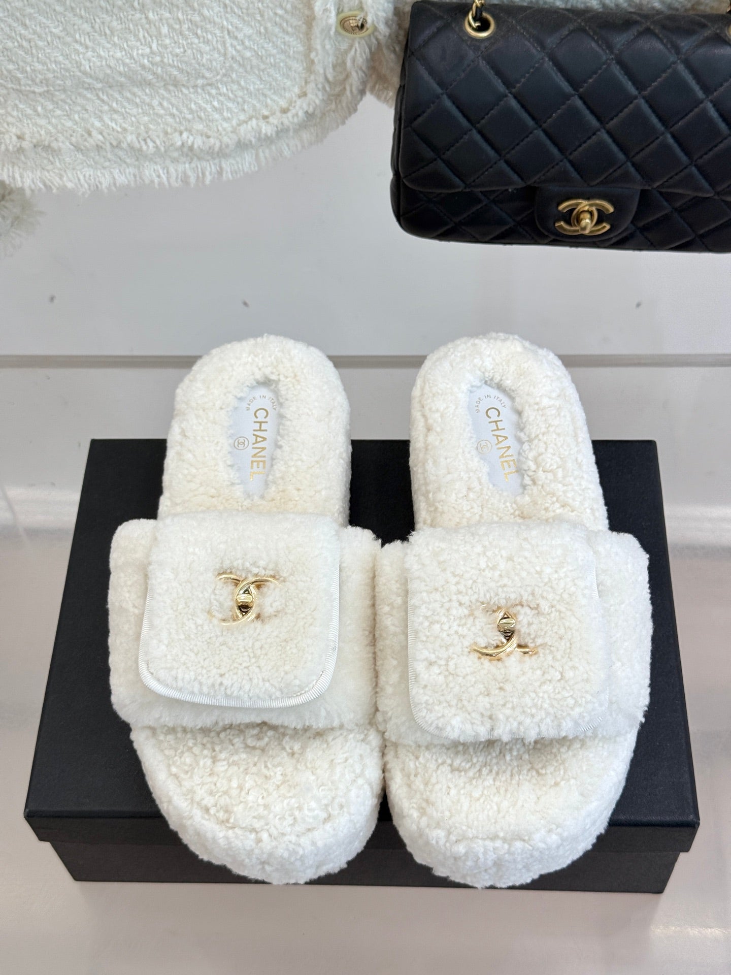 Chanel 25 Buckle Flip-up Thick-soled Slippers White Wool 465387