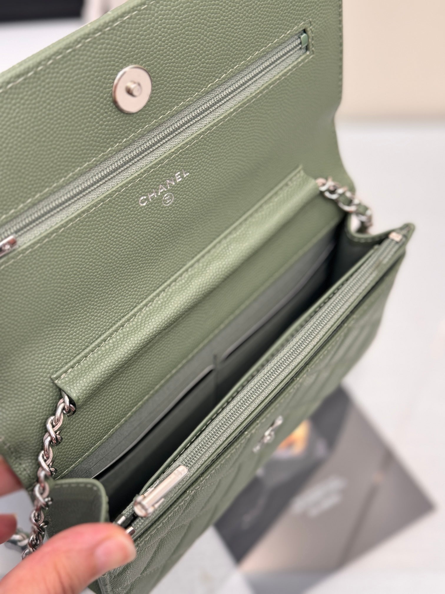 WOC 19CM GREEN CAVIAR SILVER HARDWARE