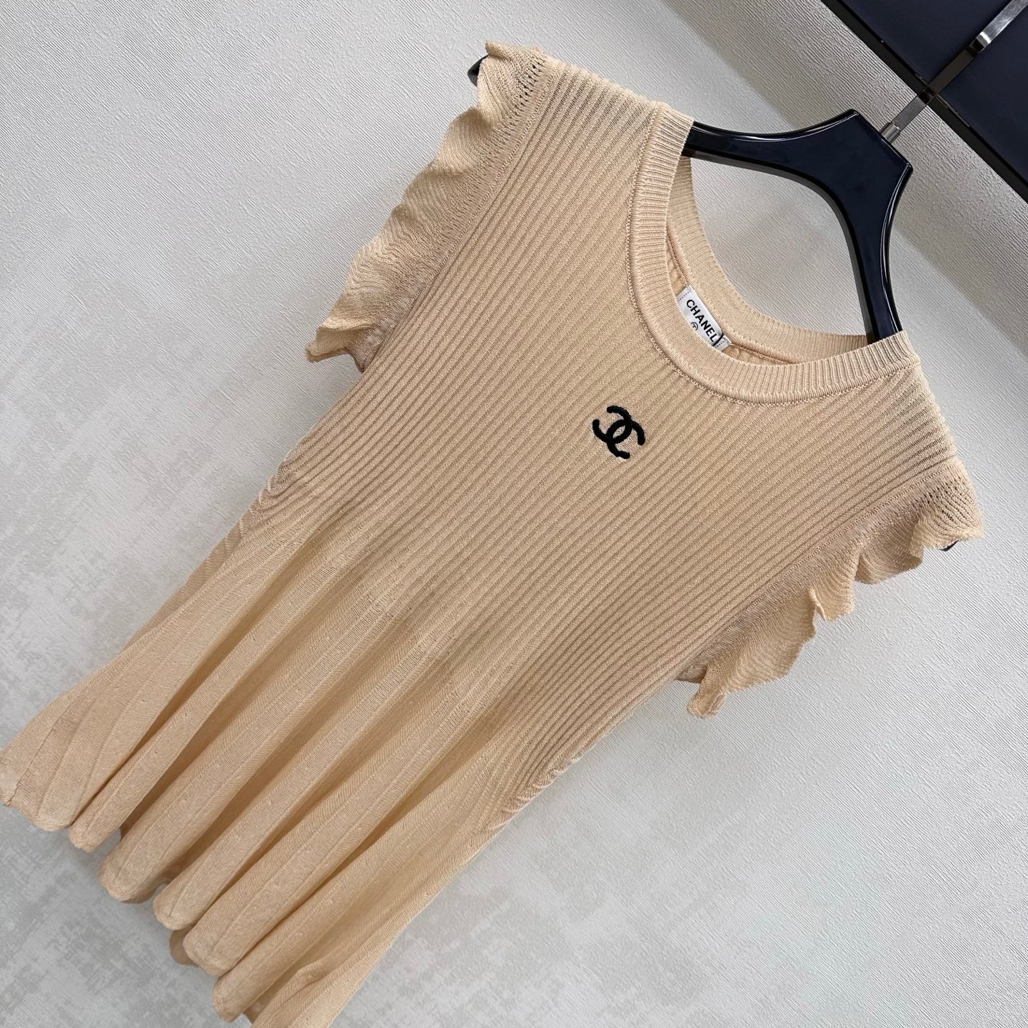 Chanel 2026 Ribbed Flutter Sleeve Knit Vest Beige Wool 396624