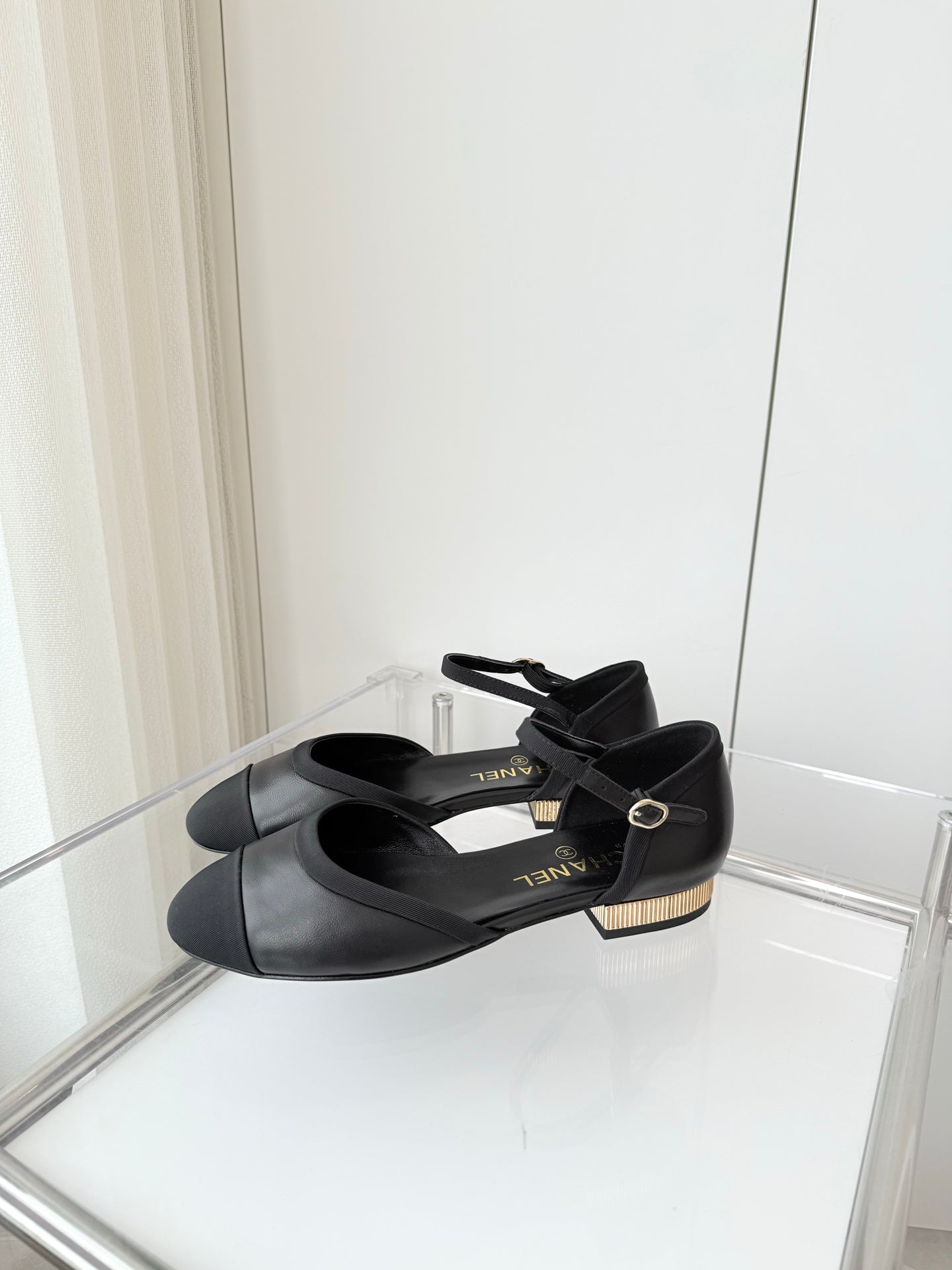 CC 25 Mary Jane Black Sheepskin 238754