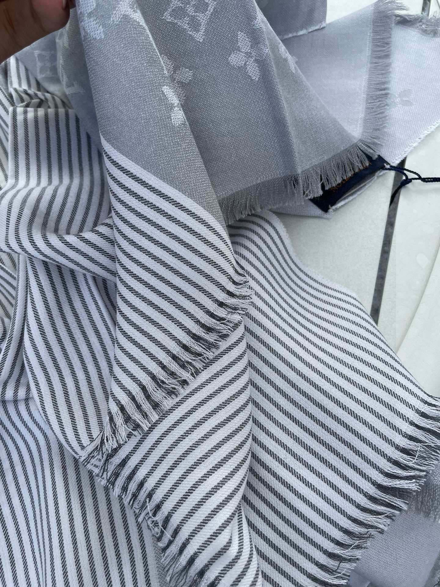LV Scarf 200cm Gray Cashmere 968451