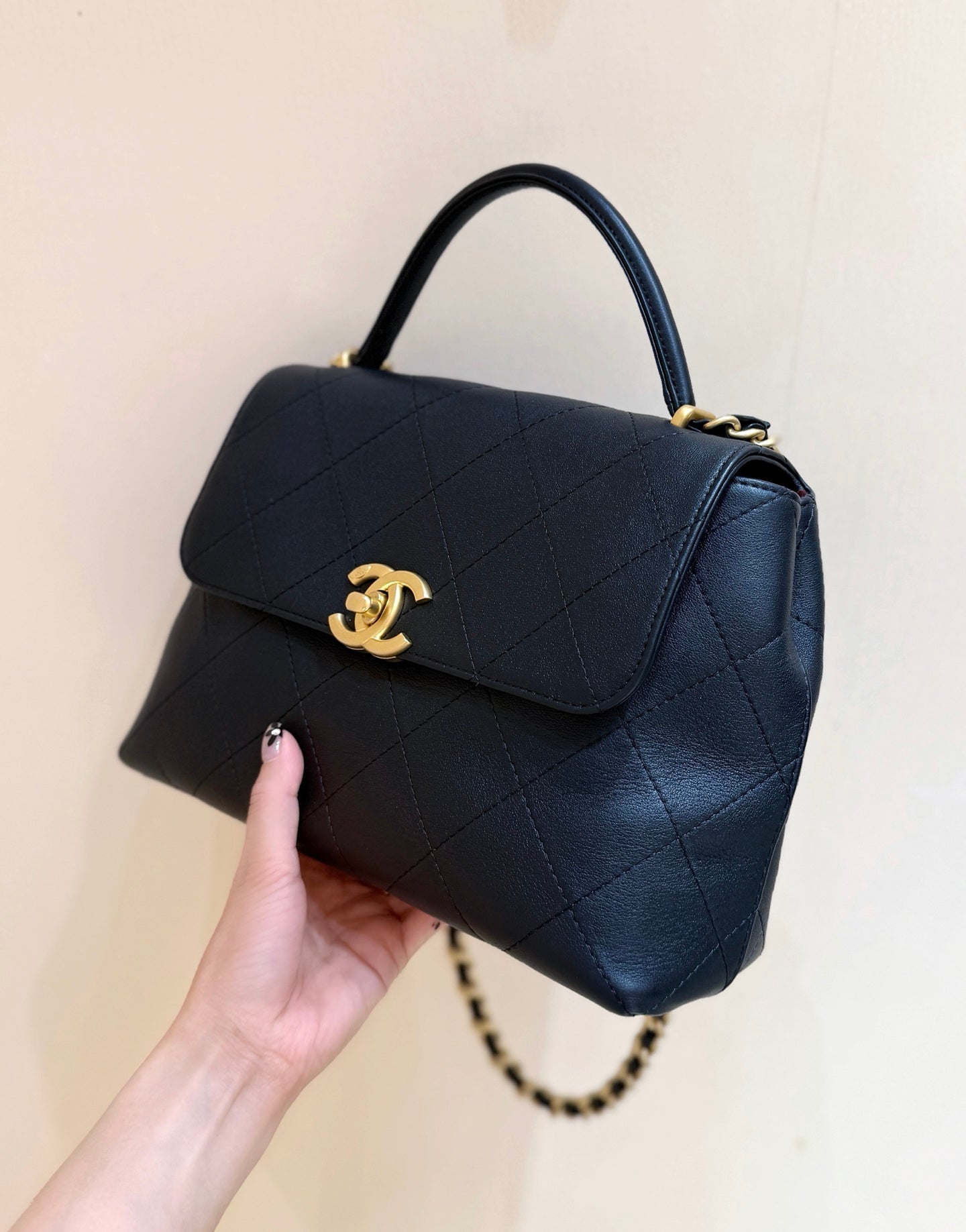 Chanel 2026 Handle Bag 28cm Black Cowhide 290241