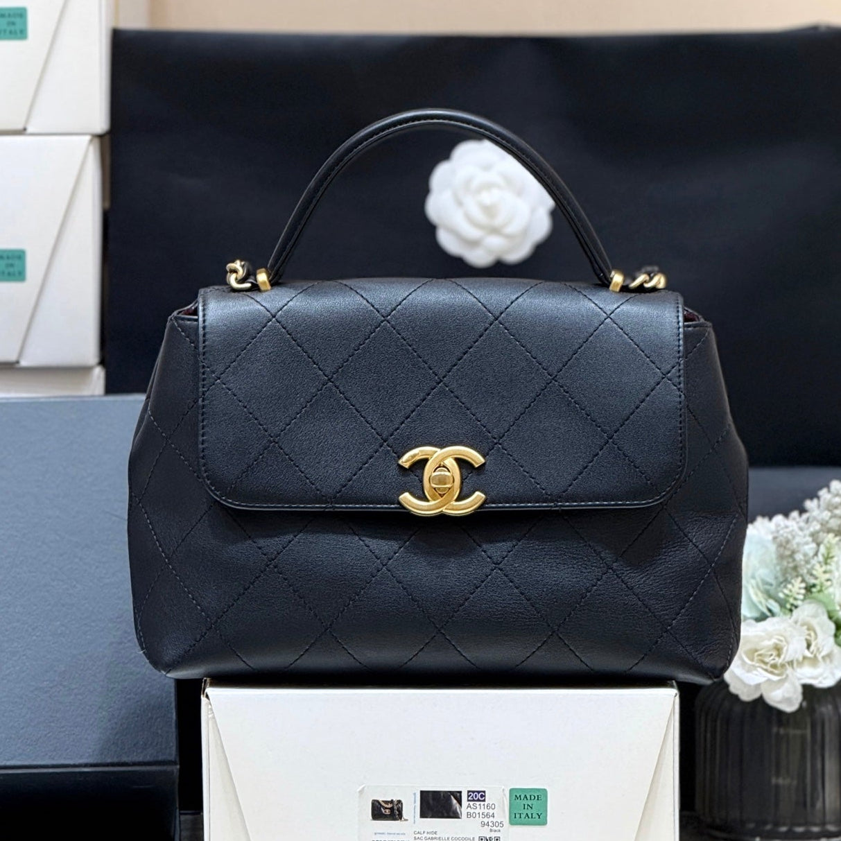 Chanel 2026 Handle Bag 28cm Black Cowhide 290241