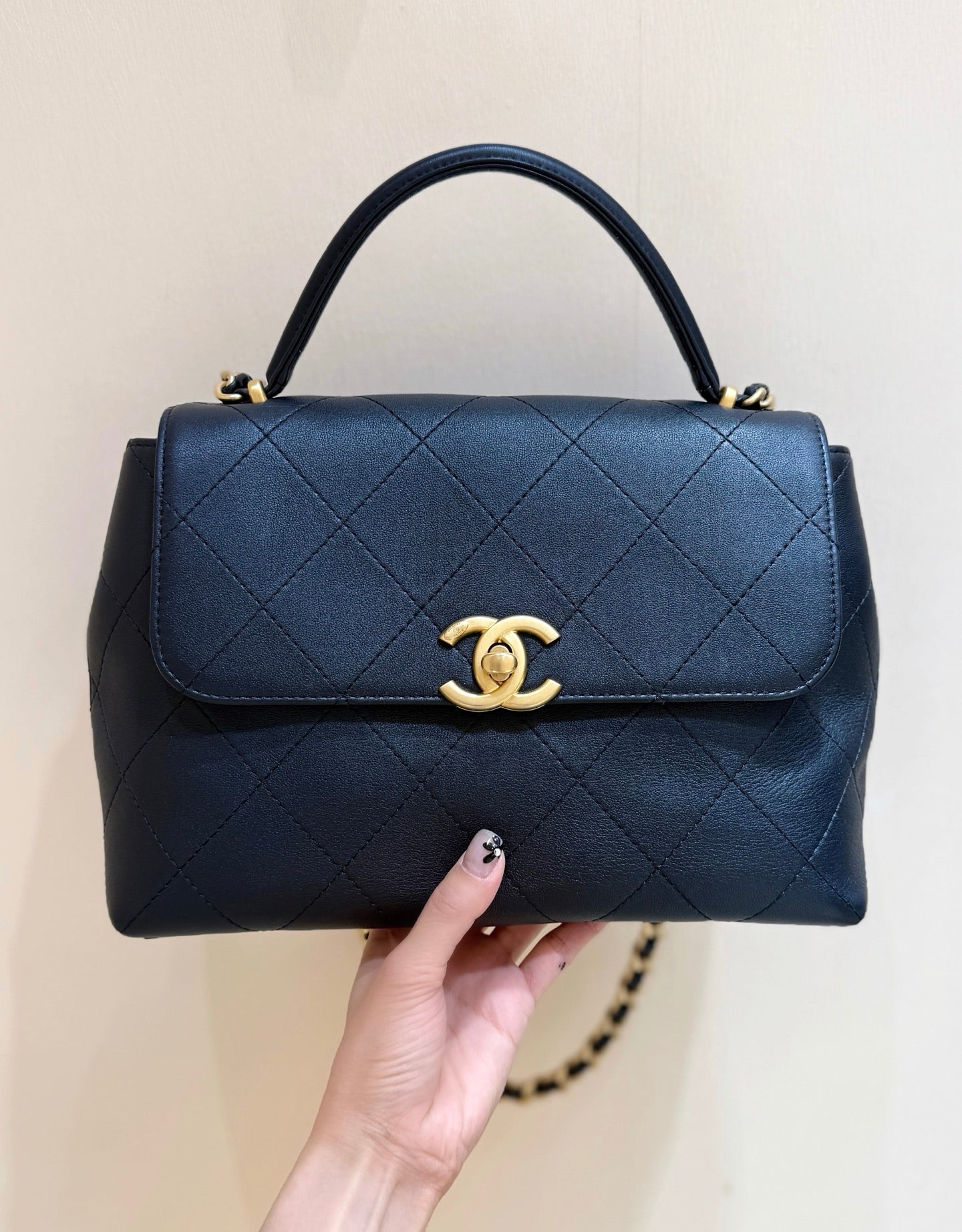 Chanel 2026 Handle Bag 28cm Black Cowhide 290241