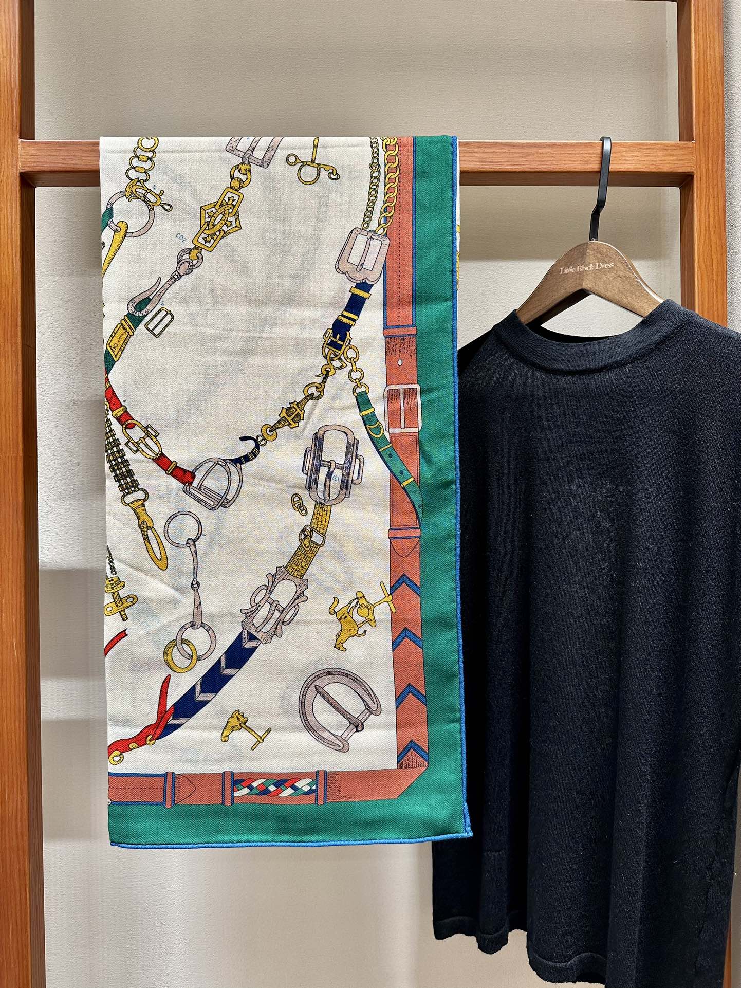 Chevaux Dechaines Shawl 135 CM IN Green Colorful Cashmere Silk 373684