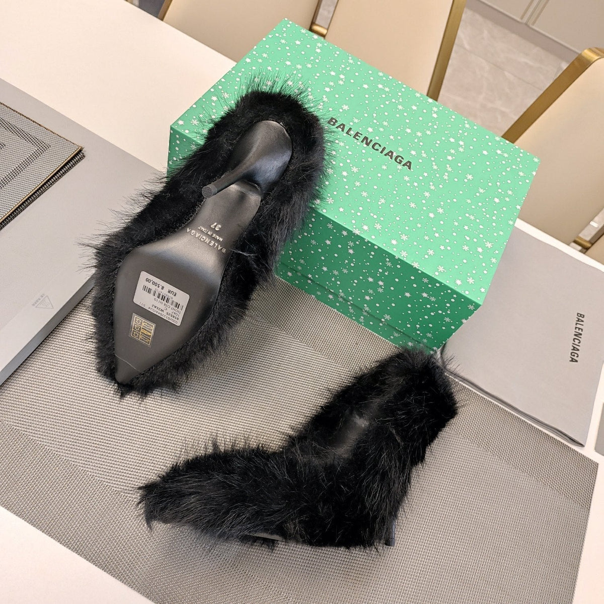 FURRY PUMPS 90MM IN BLACK FOX FUR