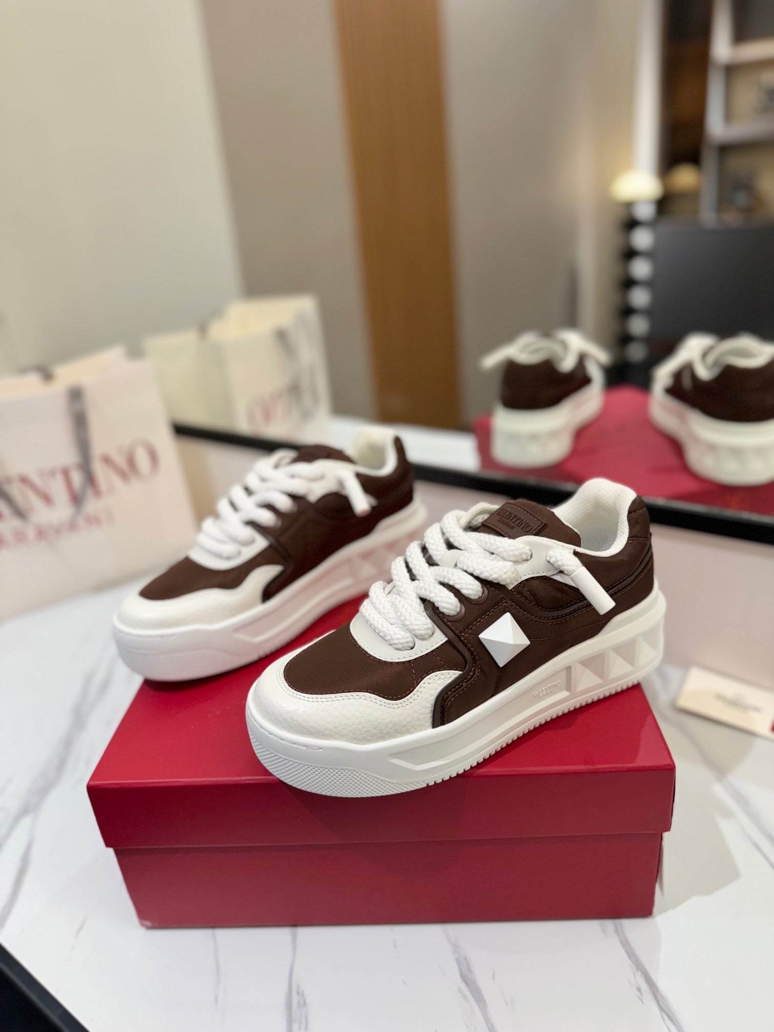 VT 25 One Stud Sneaker Brown Cowhide 341088