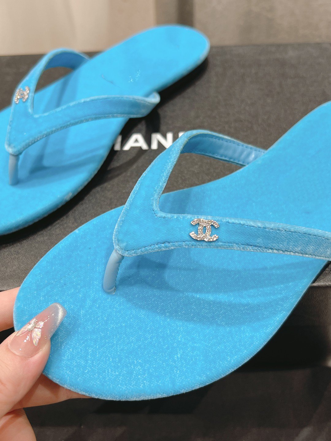 cc thong sandal cloud blue velvet