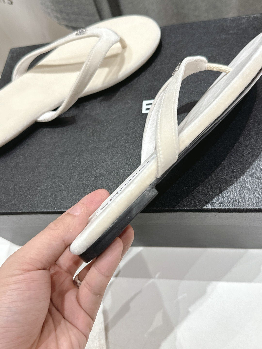 cc thong sandal cream velvet