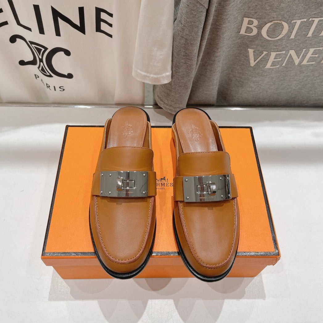 IOTA MULE CARAMEL CALFSKIN