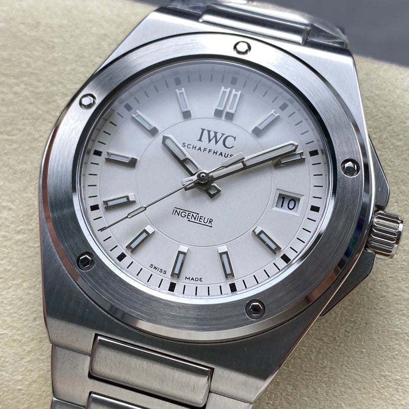 IWC Ingenieur 40mm Cream Dial Sliver White Numerals Steel Case