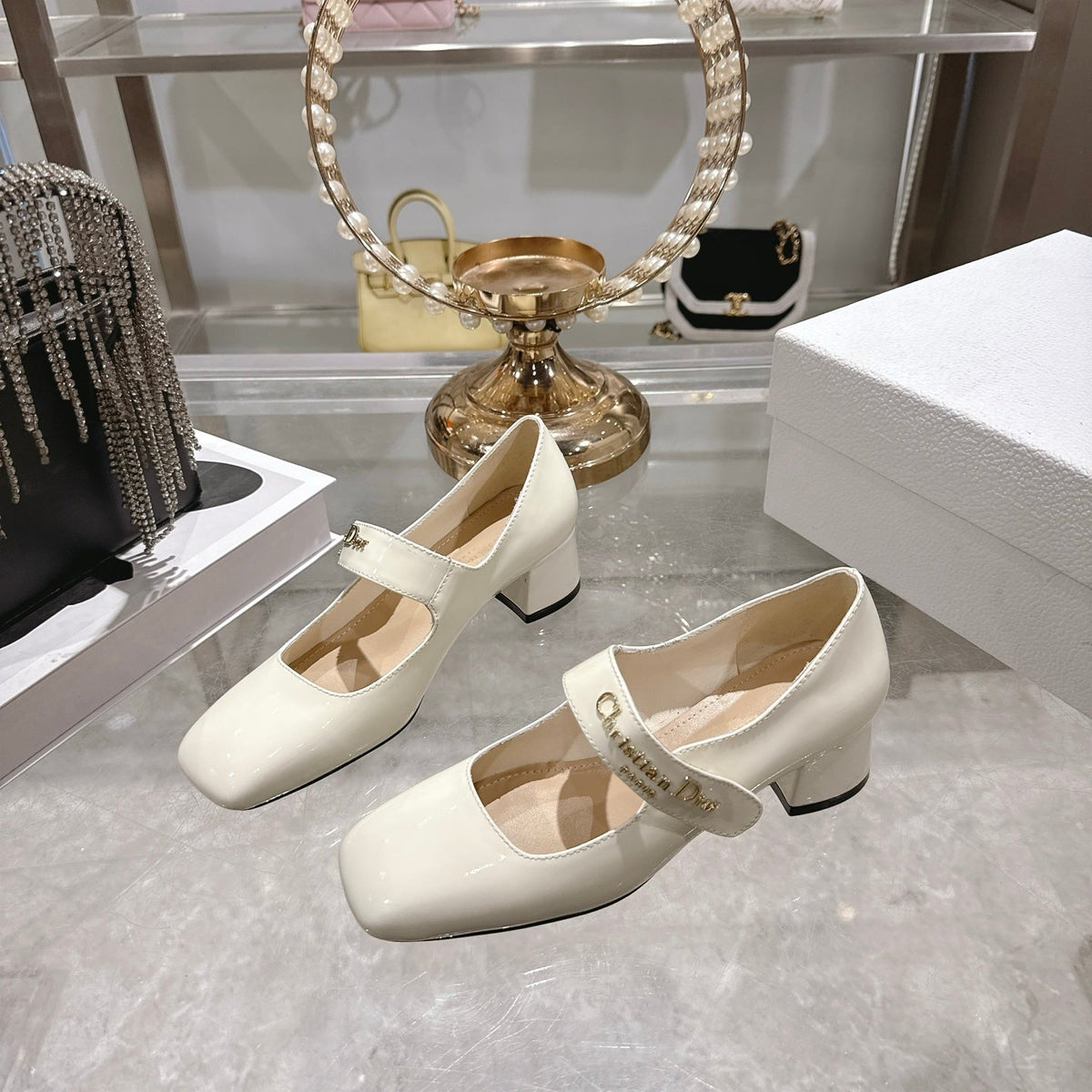 CD 26 Lolita High Heels 40 Ivory Patent Leather 592209