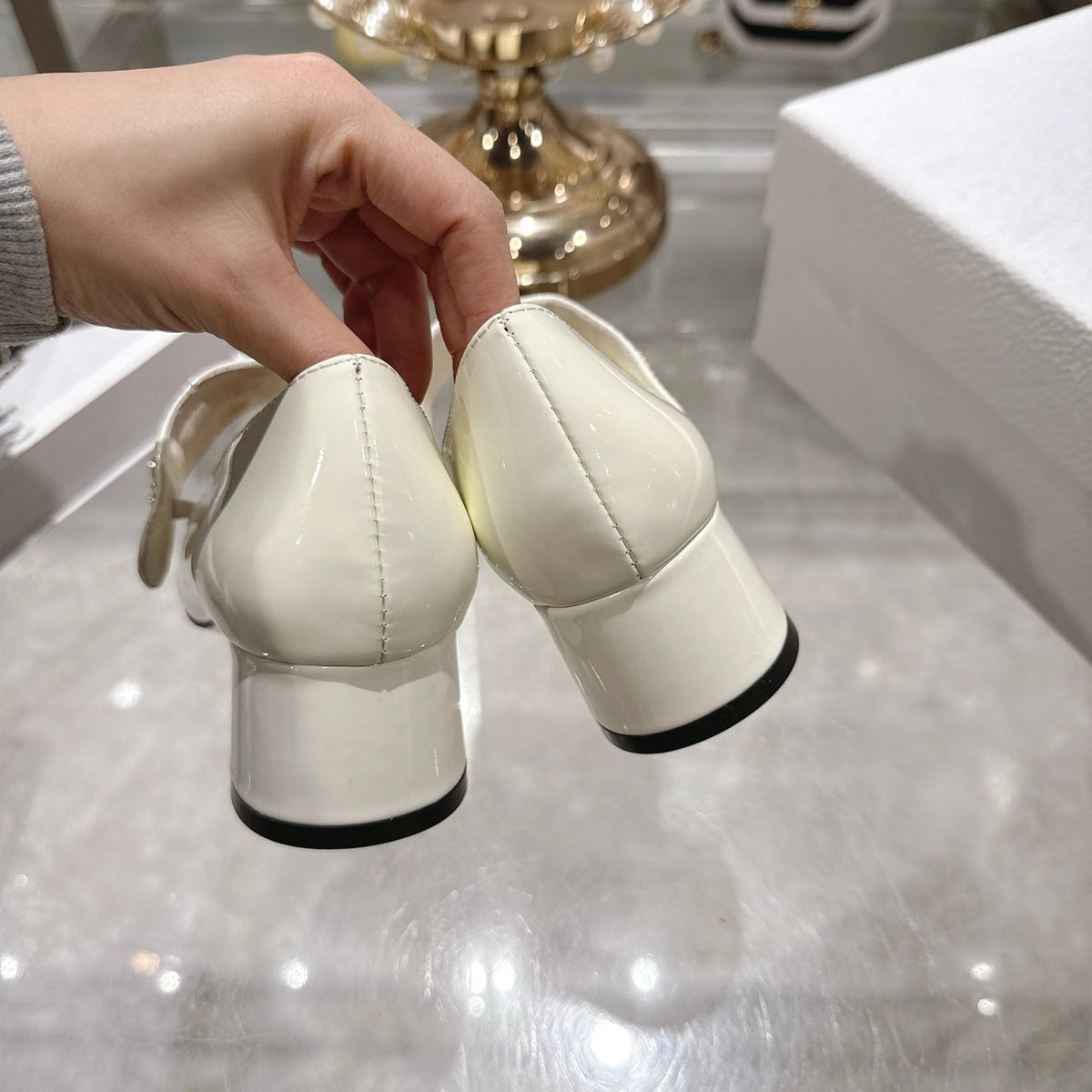 CD 26 Lolita High Heels 40 Ivory Patent Leather 592209