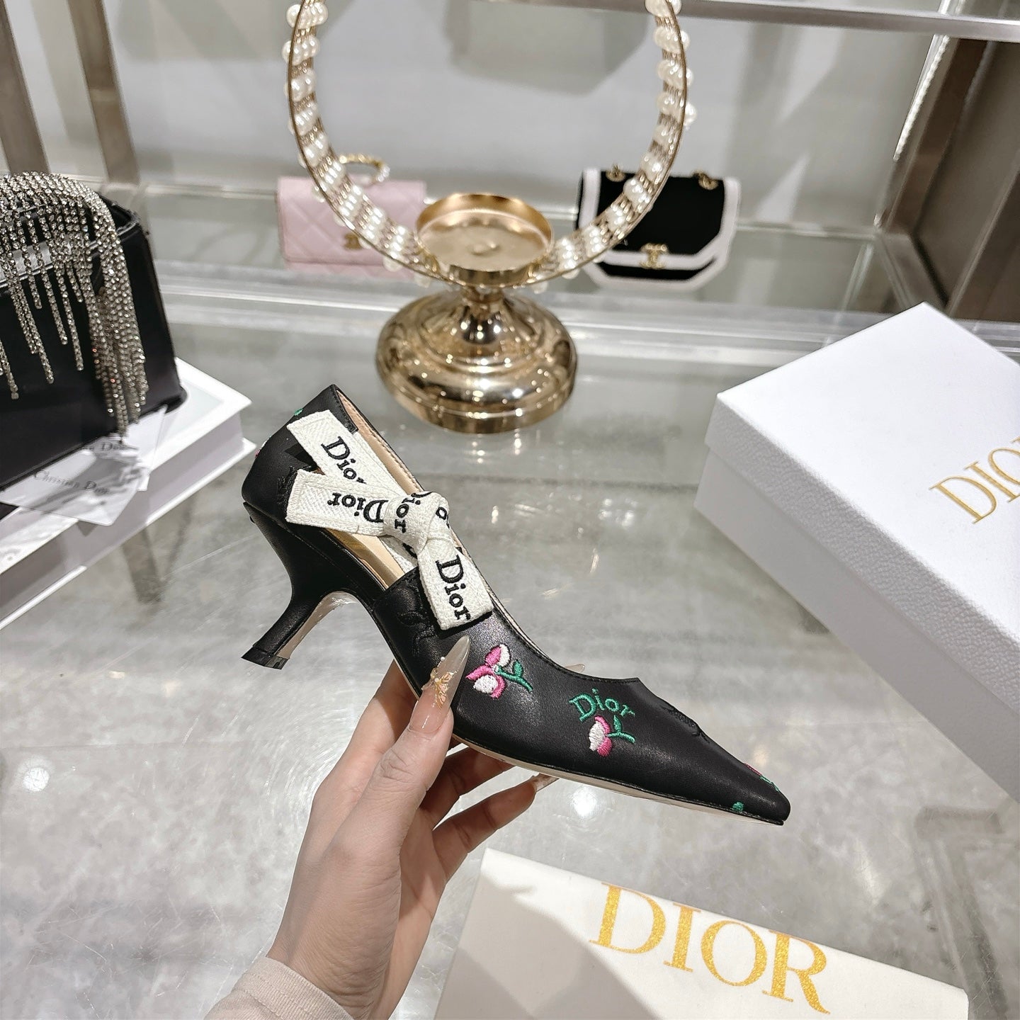 CD 26 High Heel Pump Flower 45 Black Sheepskin Ribbon 679717