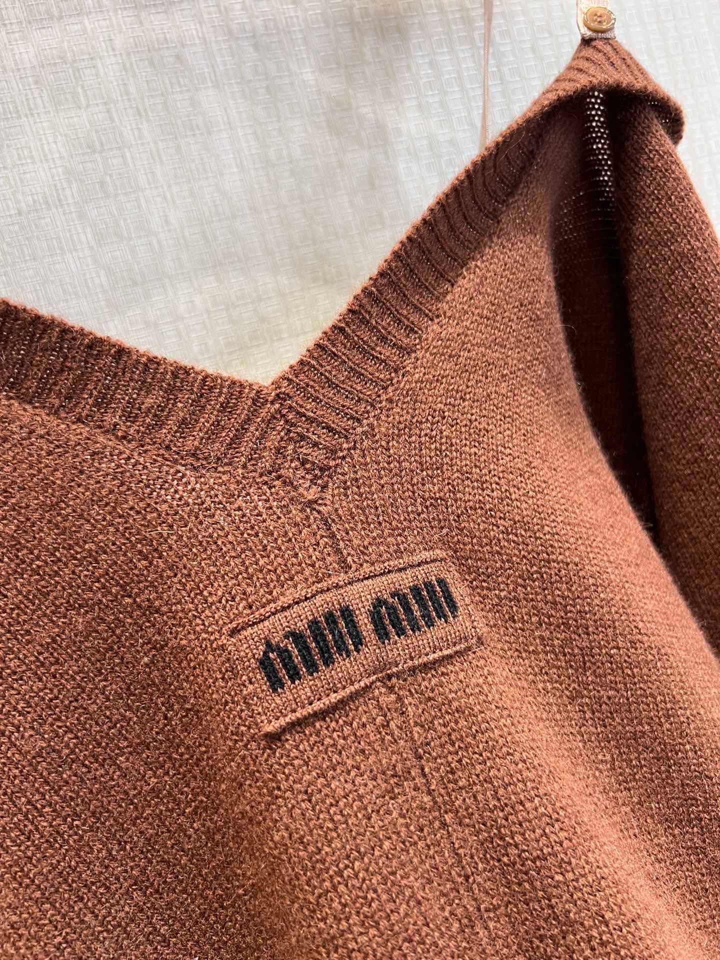 Miumiu 2026 Off-Shoulder Camisole Cardigan Caramel Cashmere 356940