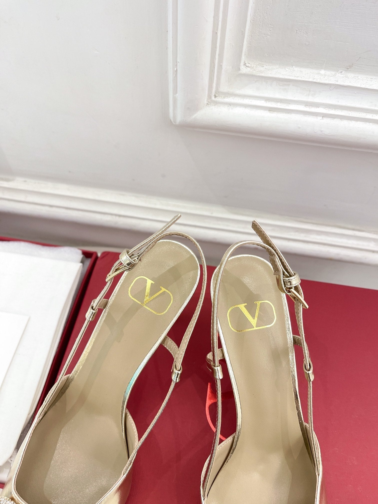 vlogo slingback pump 80 gold metalic calfskin