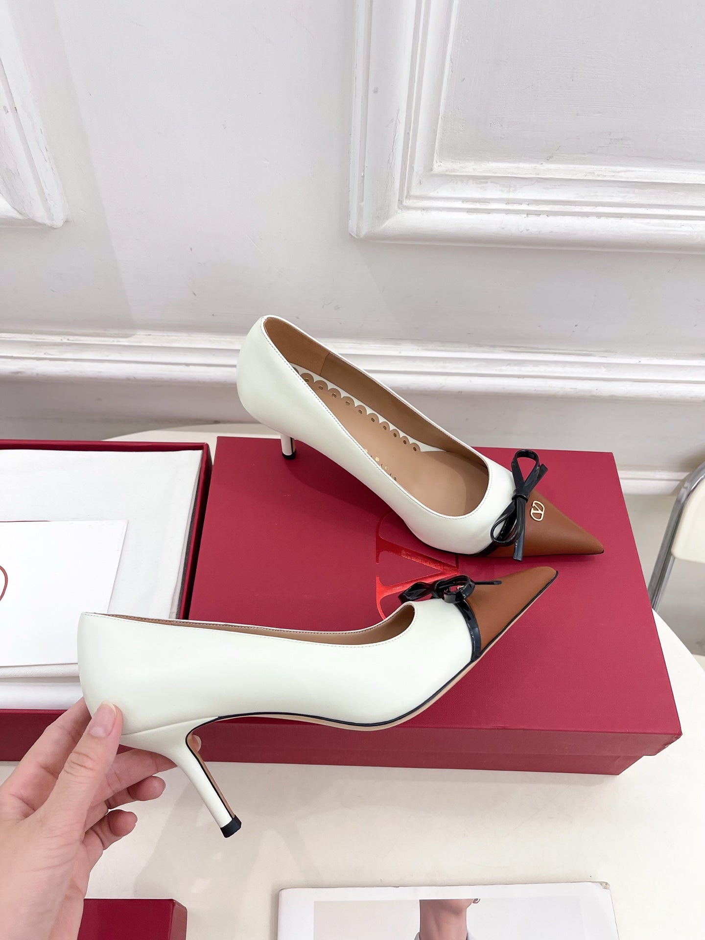 VT 25 Bepointy Pump 4.5cm White Blue Lambskin 325524