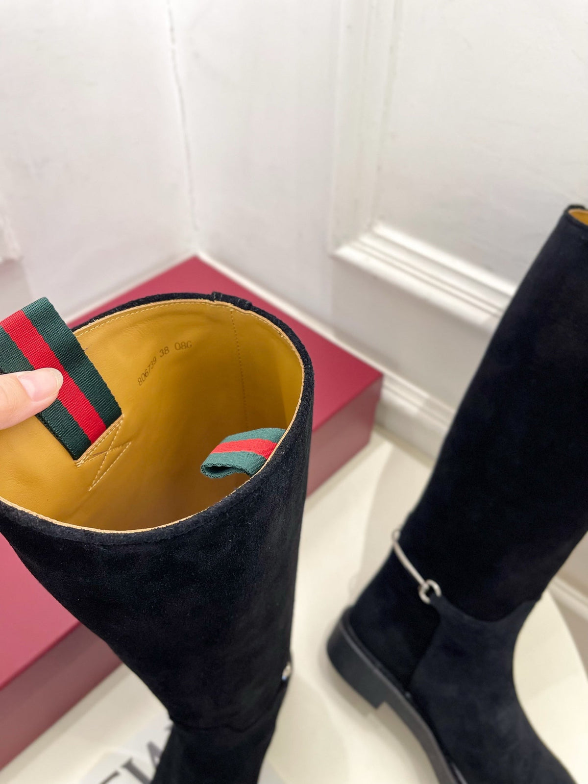 Gucci 25𝐬𝐬 hight boots black suede 435368