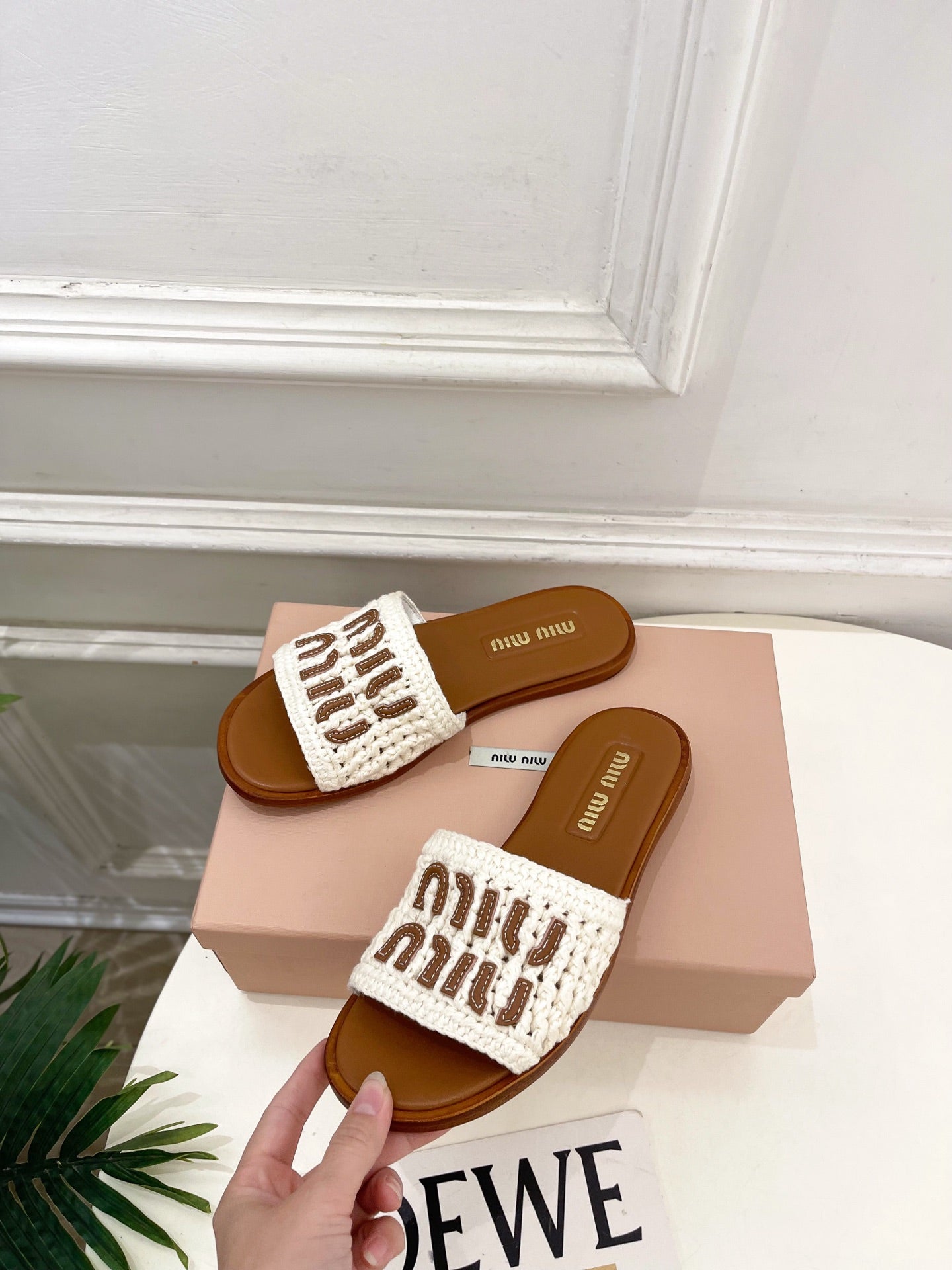 MIU Flat Slippers Brown White Knitted Fabric Sheepskin 631916