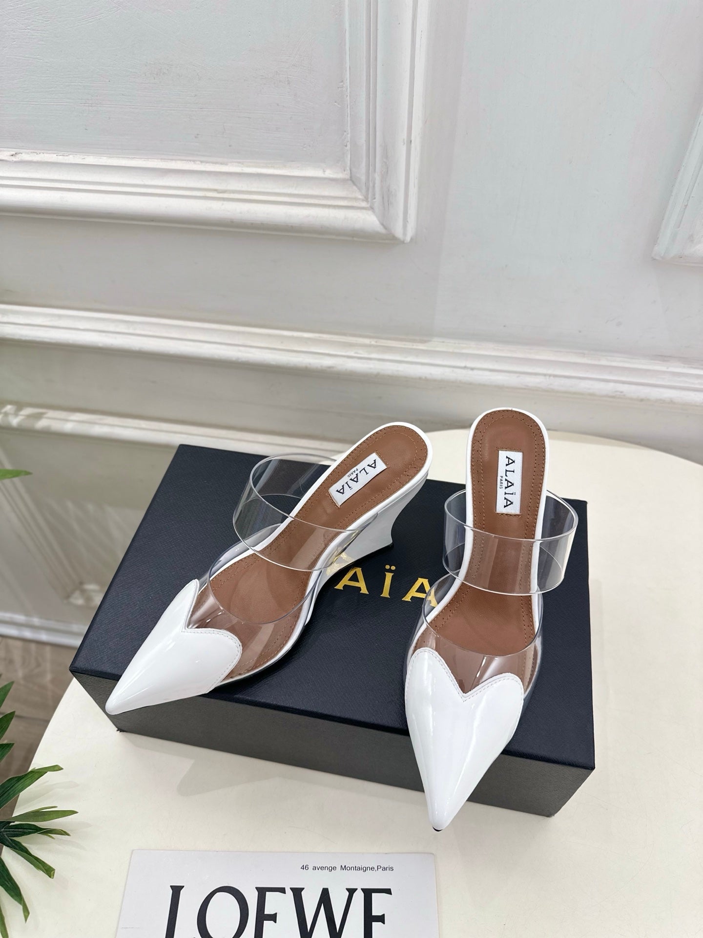 Alaia 2026 Le Coeur 90mm Wedge Mules White Patent Leather 640425