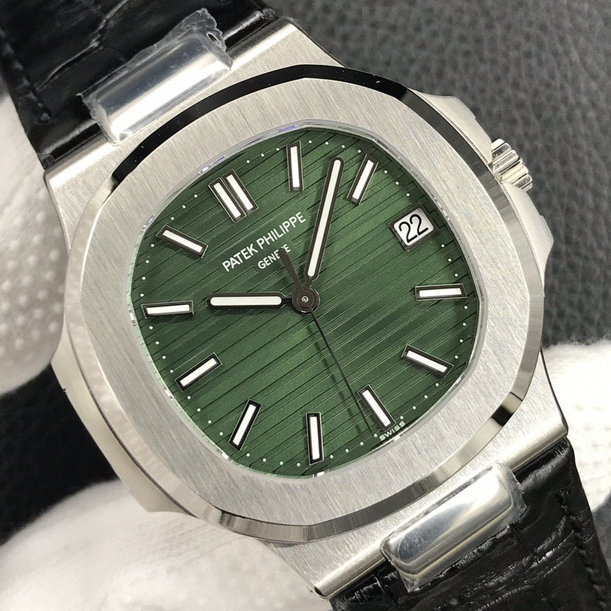 PATEK NAUTILUS 5711 STEEL CASE GREEN DIAL